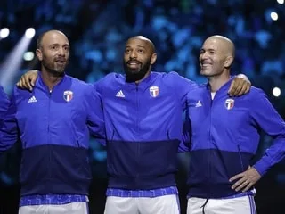 Équipe de France. Thierry Henry encense les débuts de Zinédine Zidane : « Zizou a vraiment bien démarré »