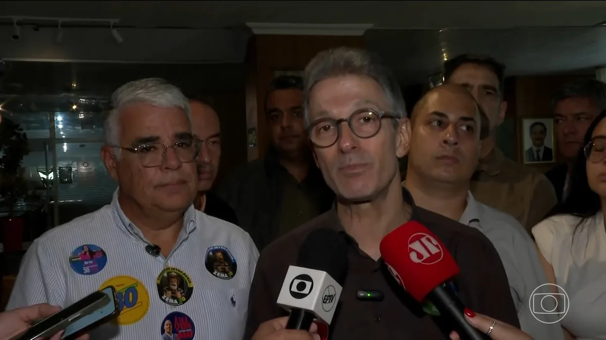 Romeu Zema, candidato do Novo à Presidência, faz campanha em Poços de Caldas, no interior de Minas