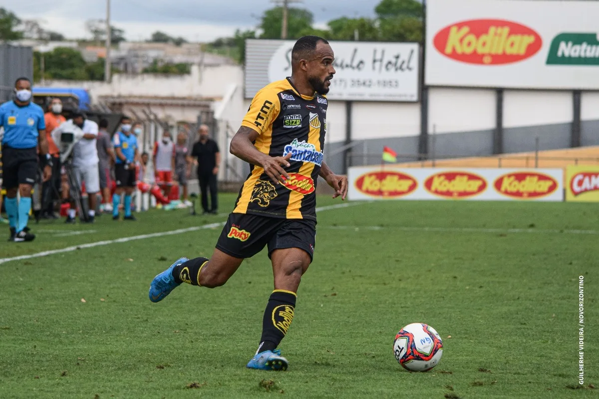Com sete acessos na carreira, sergipano Cléo Silva é o novo reforço do Confiança