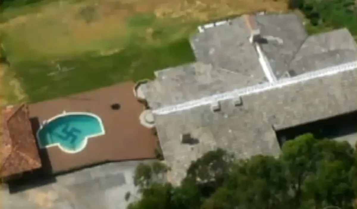 Suástica em piscina de Pomerode não é considerada ‘propaganda ideológica’ para promotora e investigação é arquivada