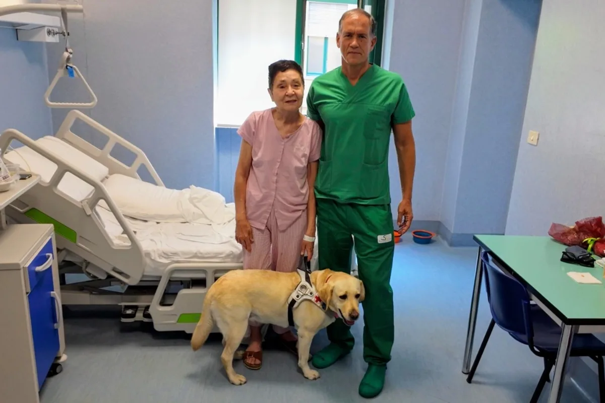 Mulher recupera a visão após passar por transplante de olho inédito
