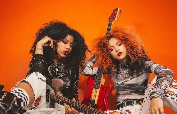 Nova Twins chega ao Brasil para estrear no Rock in Rio: “sempre quisemos vir para cá”