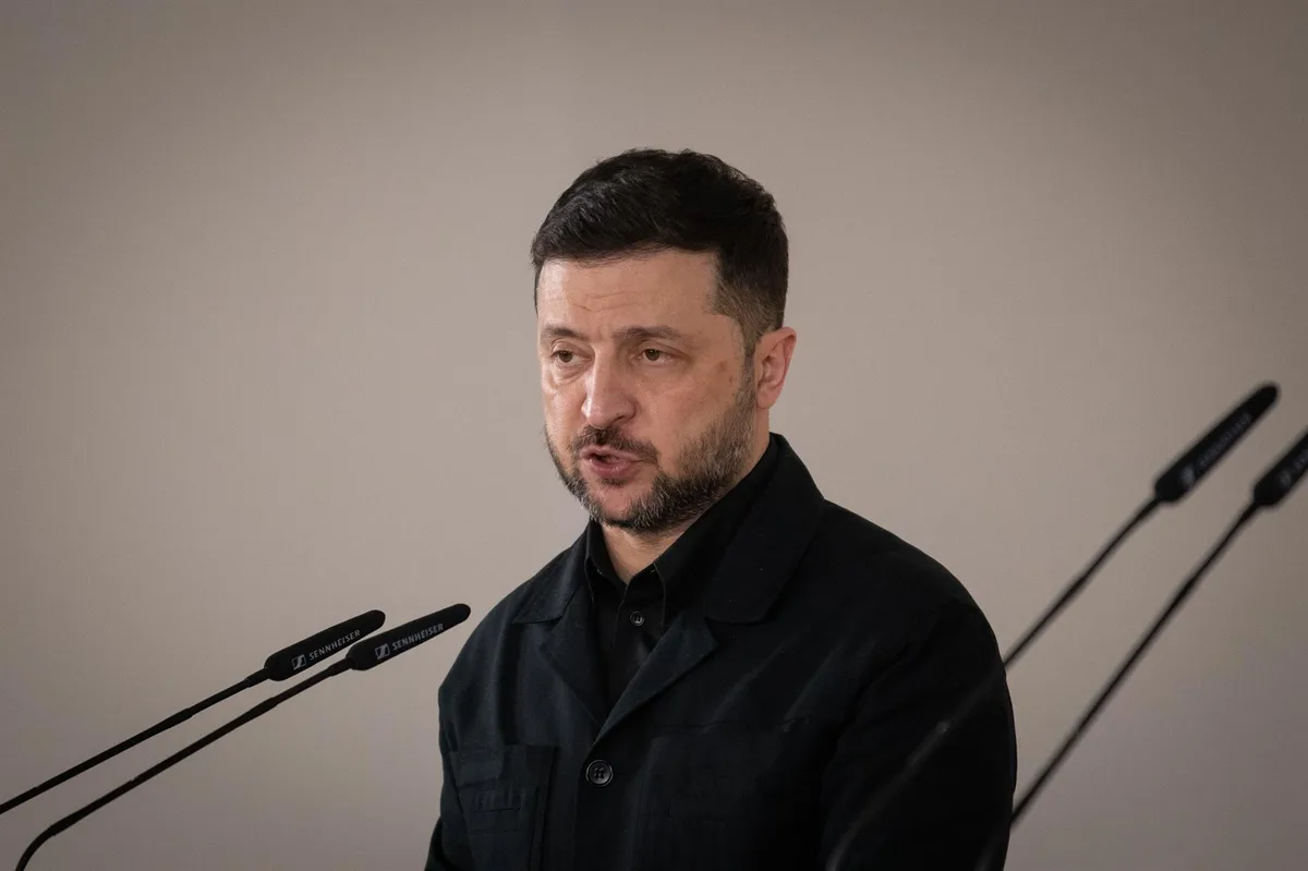 Zelenski asegura que aerolíneas suspendieron vuelos a Rusia tras su advertencia por los ataques con drones