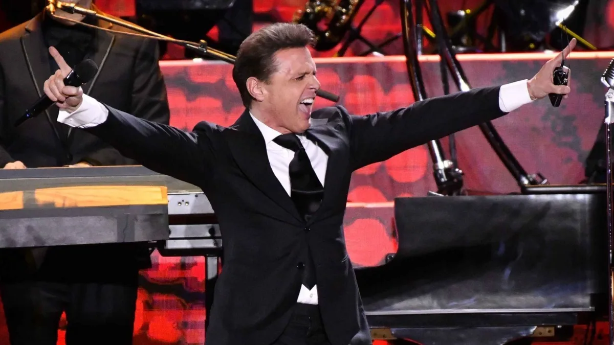 Luis Miguel reaparece en un estudio de grabación y dispara rumores de nuevo disco