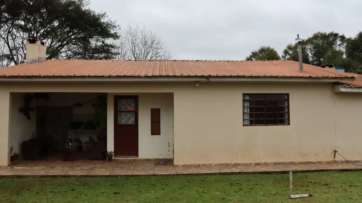 Neto encontra casal de idosos morto dentro de casa no interior do RS