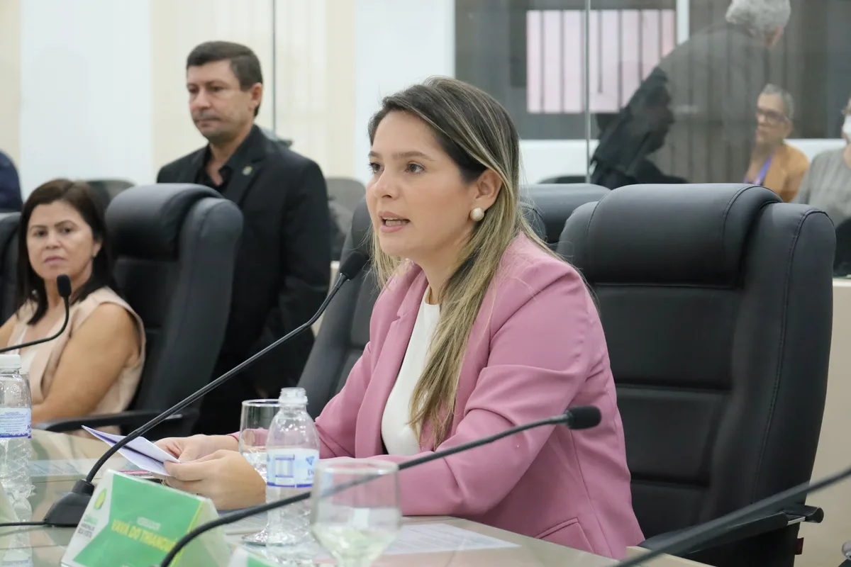 Câmara aprova instalação de pontos gratuitos de leitura em praças, terminais e UBSs