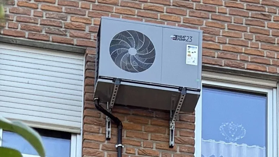 Ganzer Heizungskeller in einem Gerät: Diese Wärmepumpe passt in jede Wohnung