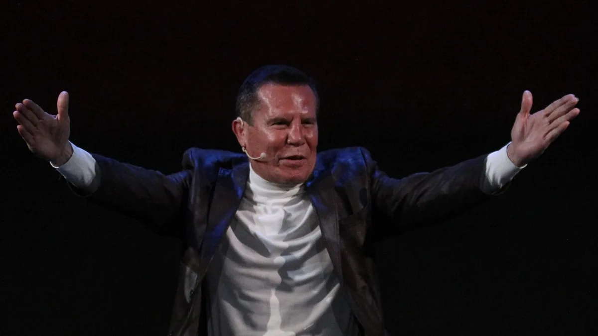 Julio César Chávez se muestra emotivo con el cariño de su público: “Es increíble cómo se movía México cuando peleaba”