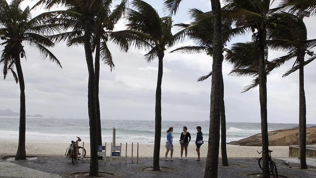 Defesa Civil emite alerta para ventania no Rio nesta terça-feira, 1º; saiba a previsão do tempo