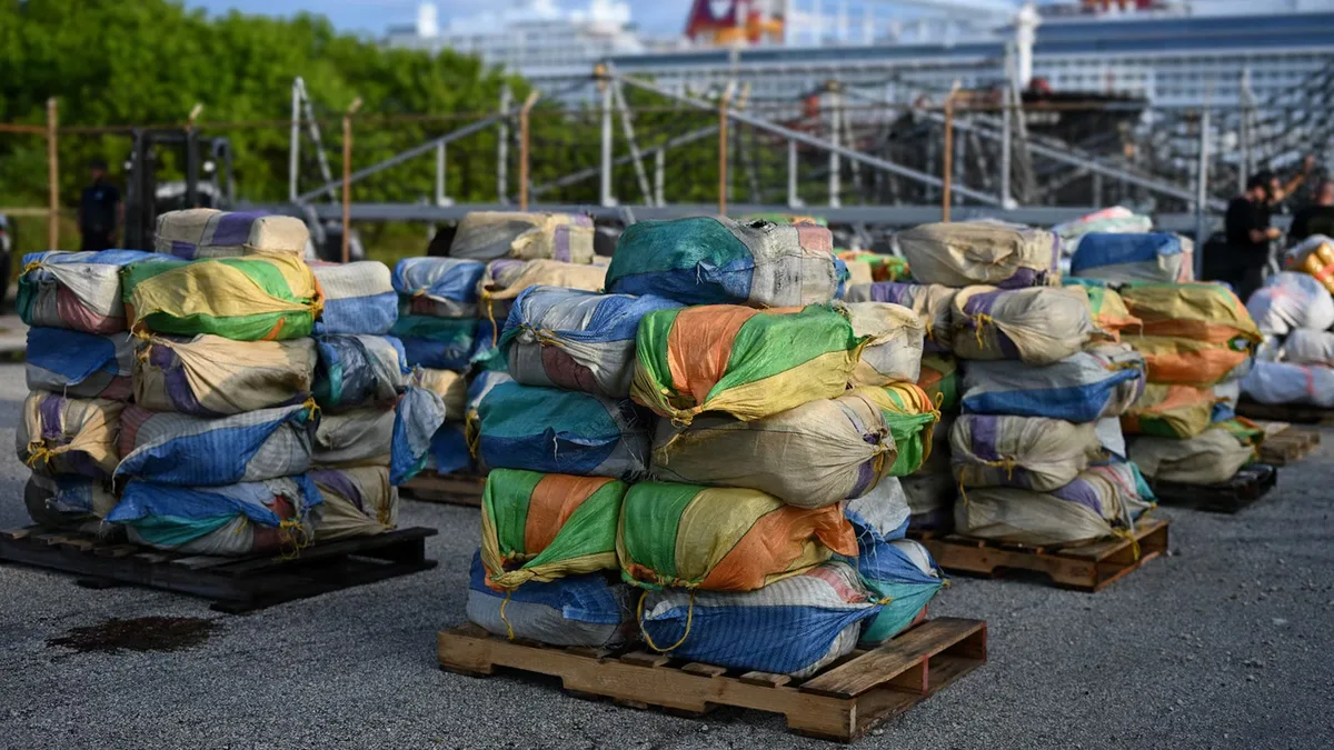 La Guardia Costera incauta más de 4 toneladas de droga y descarga en Florida un cargamento valorado en USD 57 millones