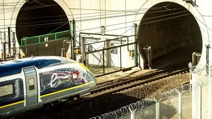Eurotunnel : après l'accident entre un minibus et un train de fret, le chauffeur du bus testé négatif à l'alcool et aux stupéfiants