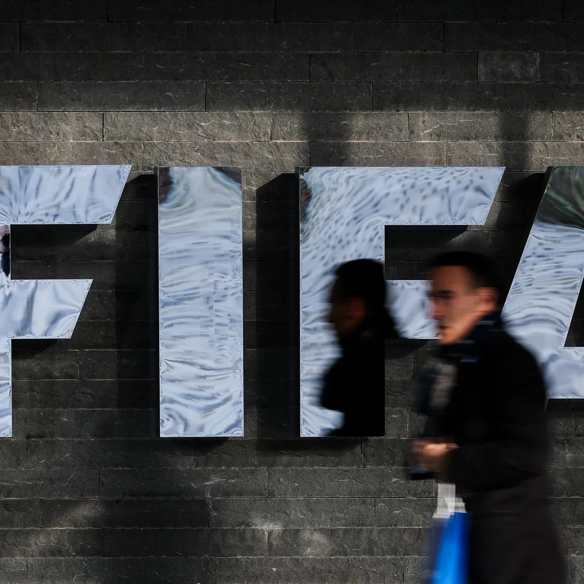 Machtkampf mit FIFA - UEFA und CONCACAF fordern zusätzliche Millionen für Verbände