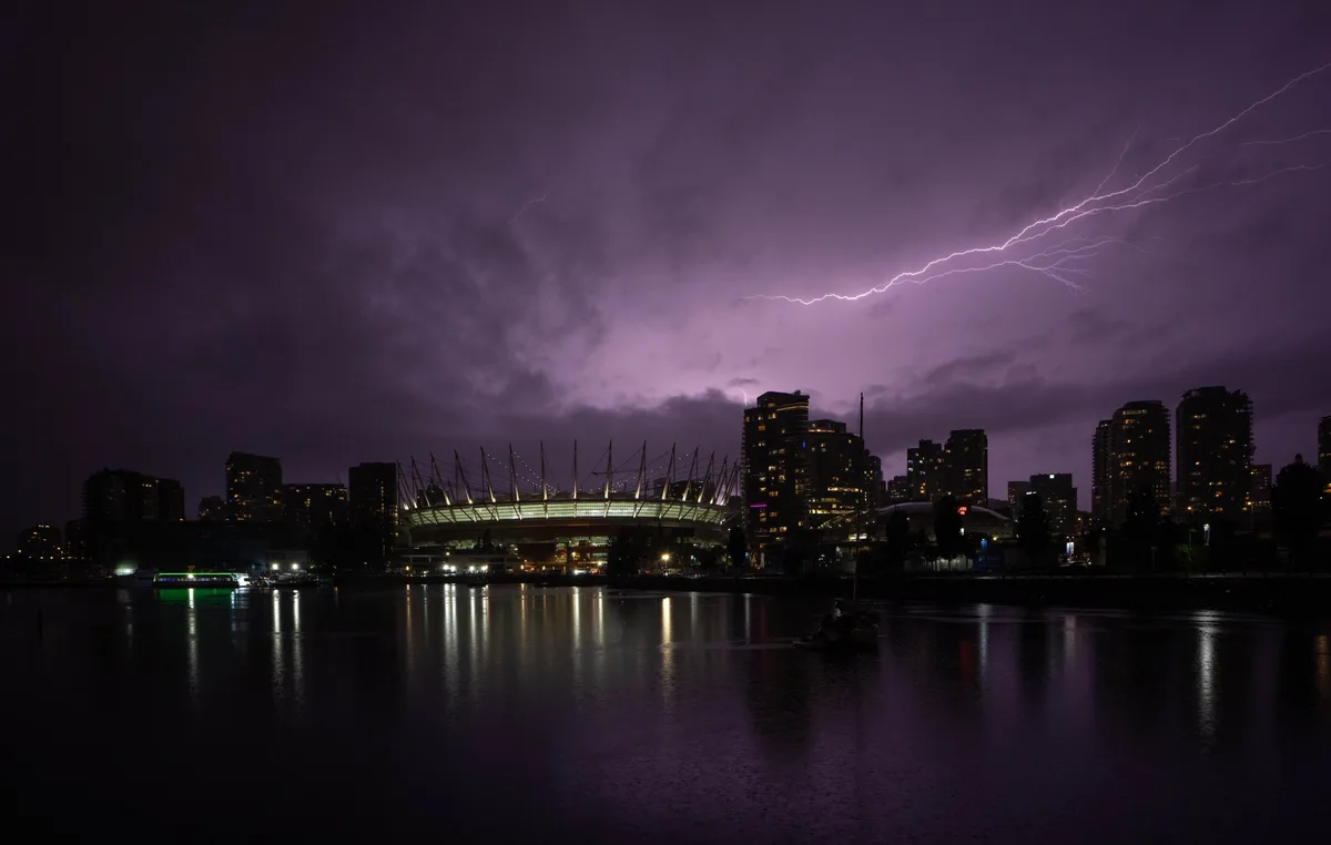 Overnight storm brings power outages, travel woes to parts of B.C.