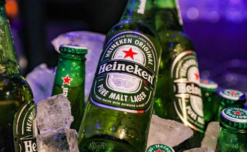 Heineken demite 6 mil funcionários e encerra produção de cerveja em fábrica