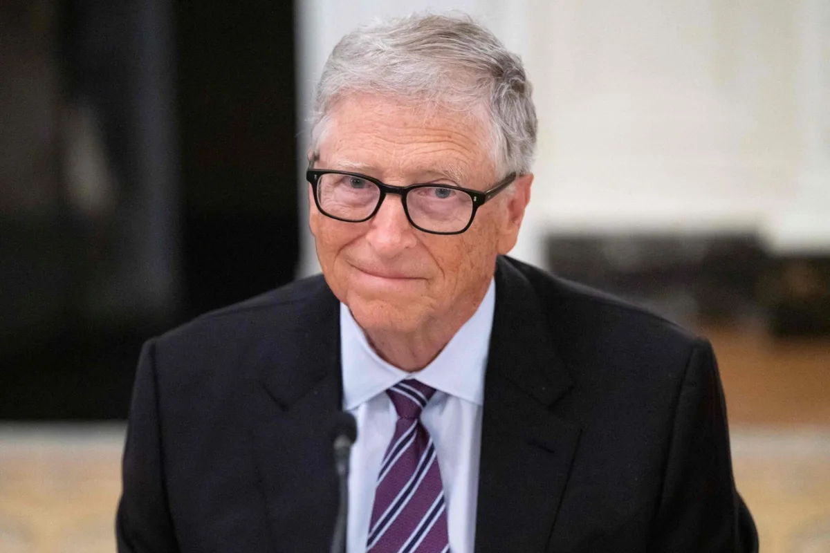 Bill Gates: “La IA puede mejorar la vida de las personas en todos los niveles de ingresos, pero no lo hará automáticamente”