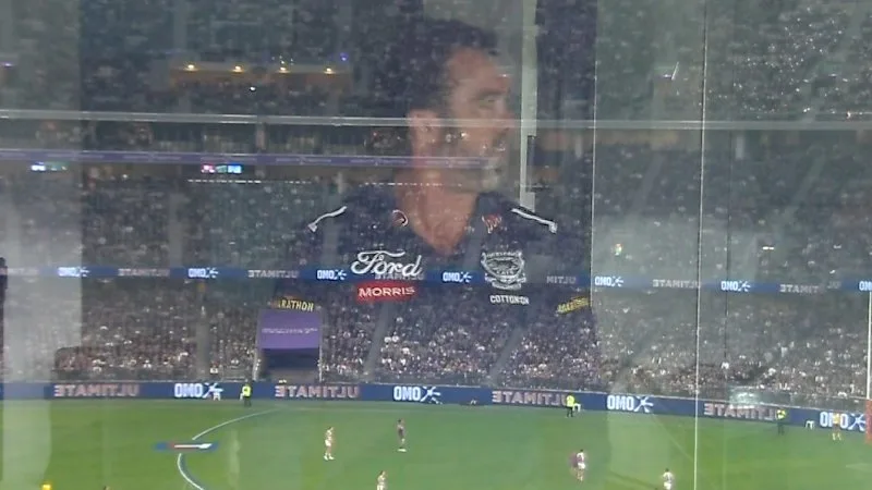 Geelong coach punches wall after disaster call