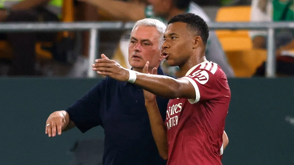Mourinho: "Es ridículo lo que se ha montado con Mbappé. Fue a un evento de moda y no dio la Vuelta a Suiza en bicicleta"