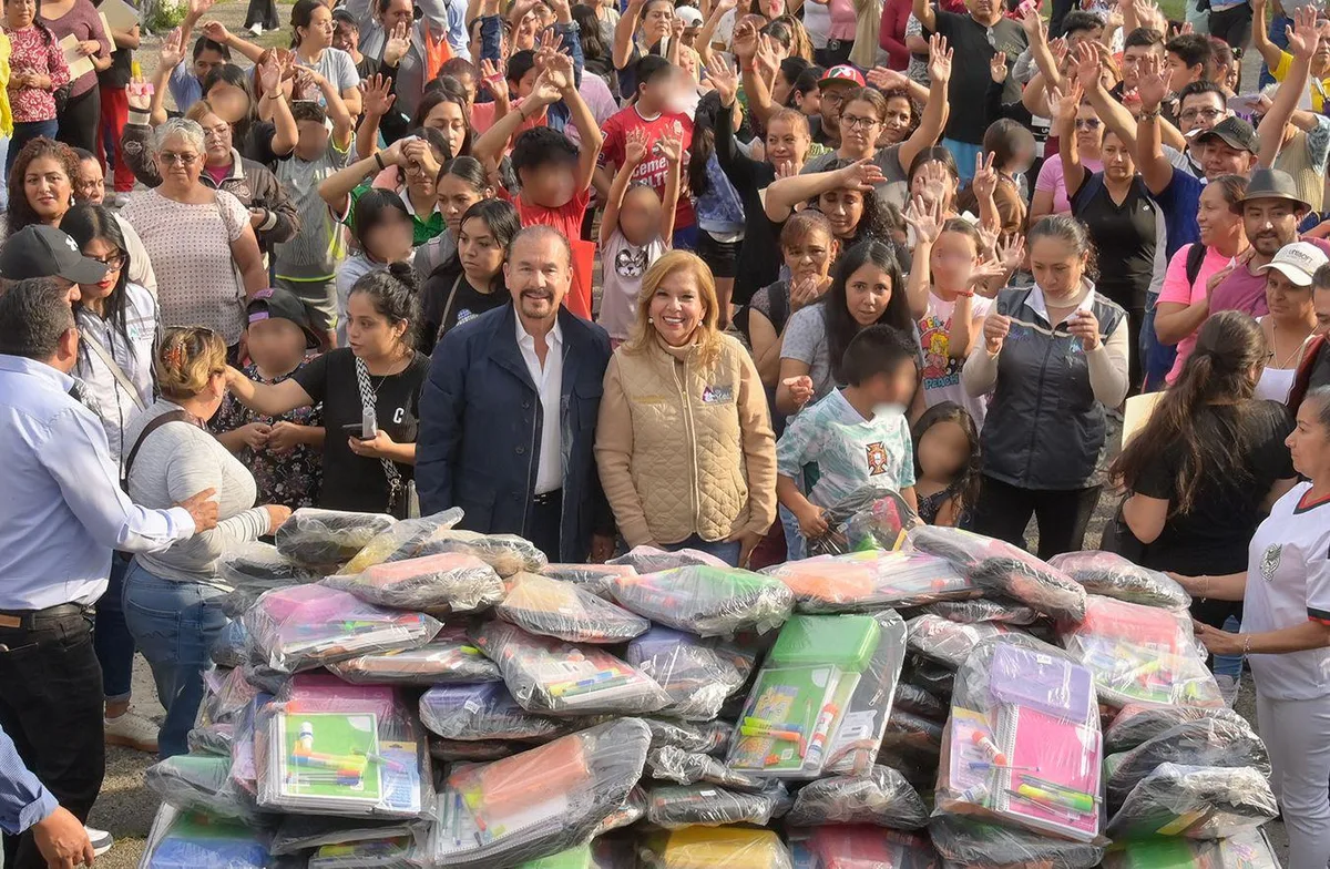 VIDEO: Alcalde de Atizapán pide promover a su esposa ante elecciones tras presumir entrega de apoyos sociales