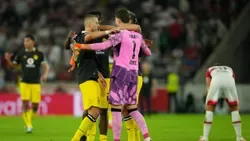 VÍDEO: Fábio Silva salta do banco na vitória do líder Dortmund