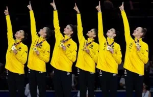Brasil conquista ouro inédito no Mundial de ginástica rítmica com maior nota do ano