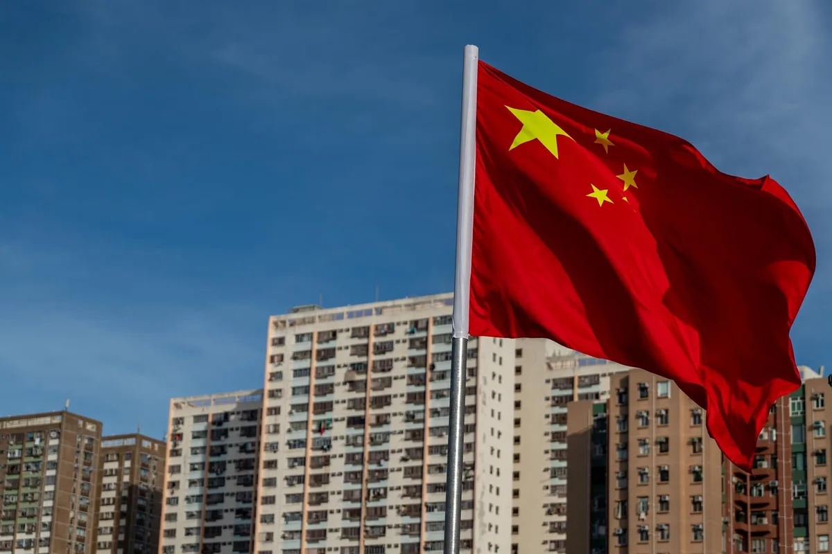 Condenado en China a tres años de prisión el artista Gao Zhen, acusado de "difamar a héroes y mártires"