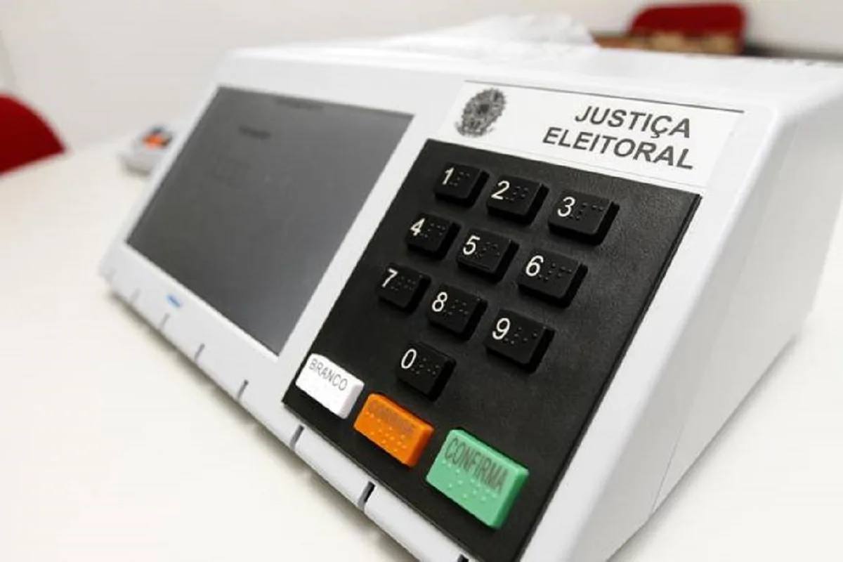 Eleições 2026: saiba como denunciar informações falsas ao TSE