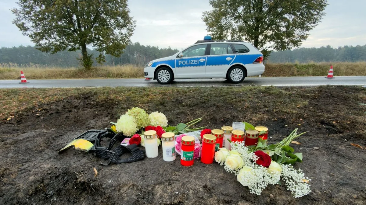 Unfall in Brandenburg: „Das geht einem sehr nah“: Tod junger Moped-Fahrer schockt ganze Region