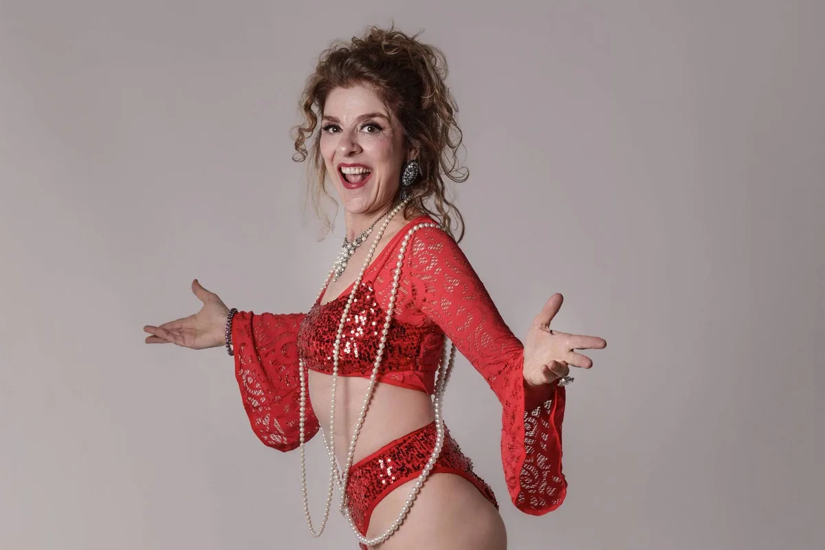 Christiane Tricerri celebra 65 anos com anúncio de nova montagem de Shakespeare
