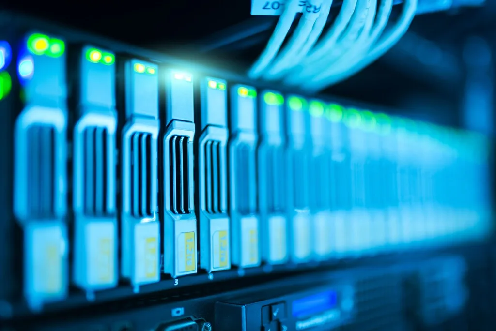 Apple descontinuó el Xserve en 2011. 15 años después, se prepara para volver al negocio de los servidores mediante una alianza inédita con Nvidia