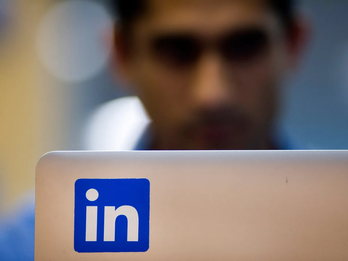 Workers are rewriting their LinkedIn histories to add AI skills. Here's what they're dropping.