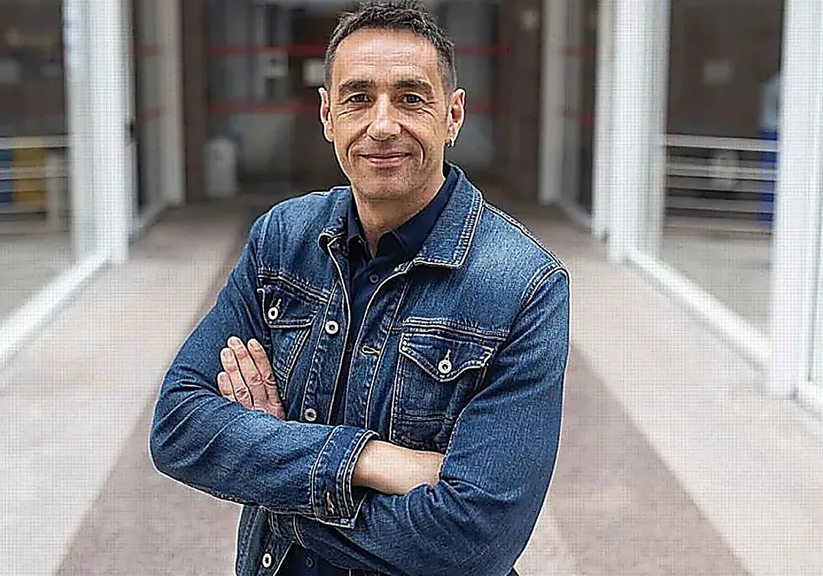 Quién es Emilio Delgado, el aliado de Gabriel Rufián que liderará Frente Amplio en Madrid: su sueldo, su trayectoria y campeón de taekwondo