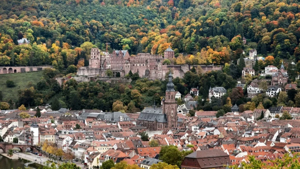 Explosiver Stoff in alten Behältern: Großeinsatz in Heidelberger Fußgängerzone