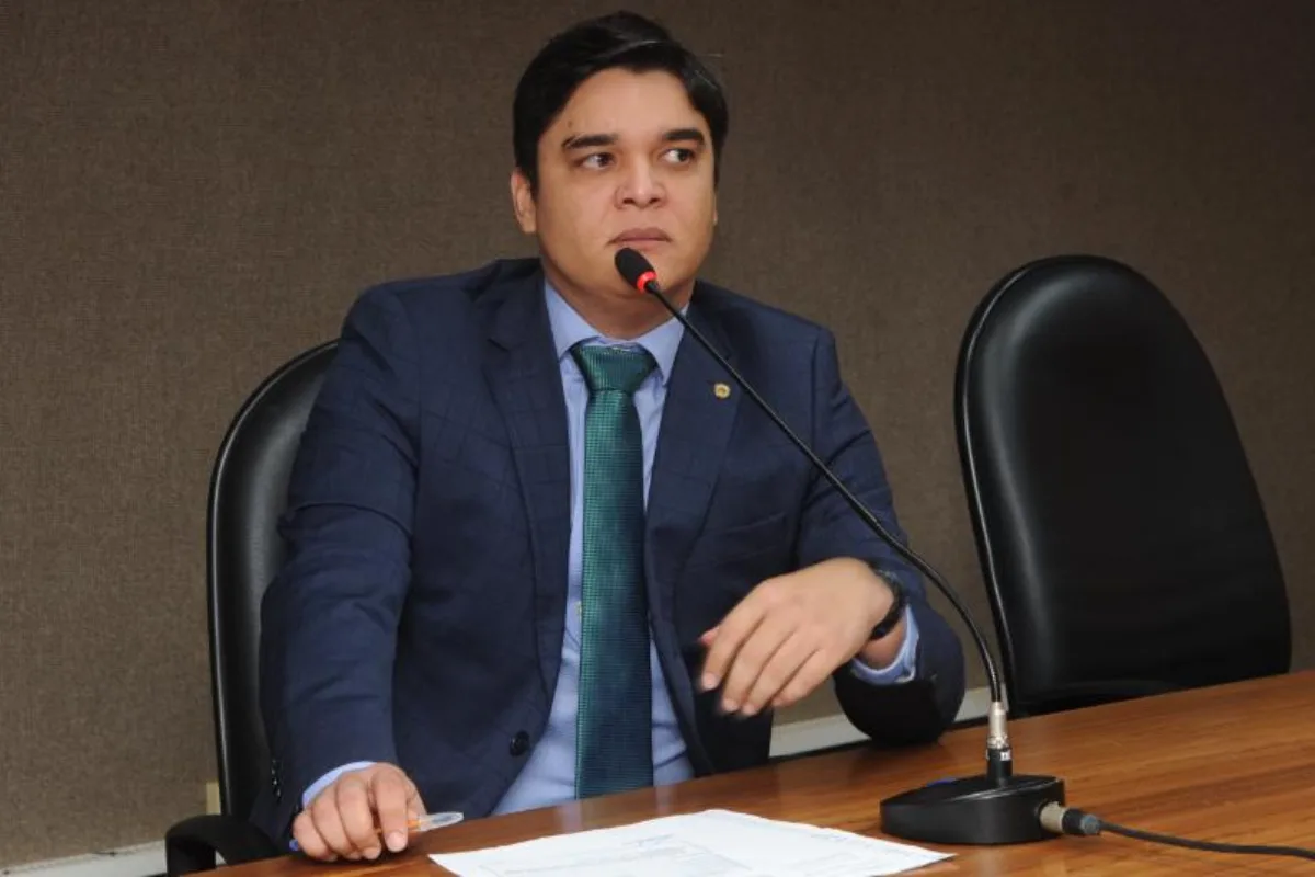 Deputado baiano fica sem verba enquanto figurões embolsam R$ 1 milhão