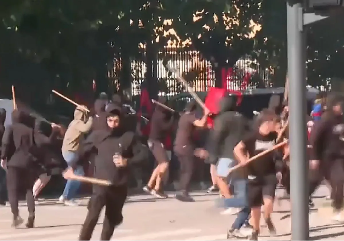 Batalla campal entre ultras del Levante y del Sevilla FC