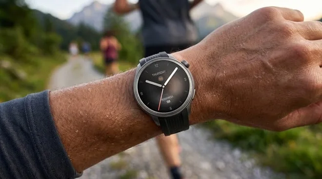Saúde e treino no pulso! Amazfit Balance com tela AMOLED e GPS atinge menor valor hoje