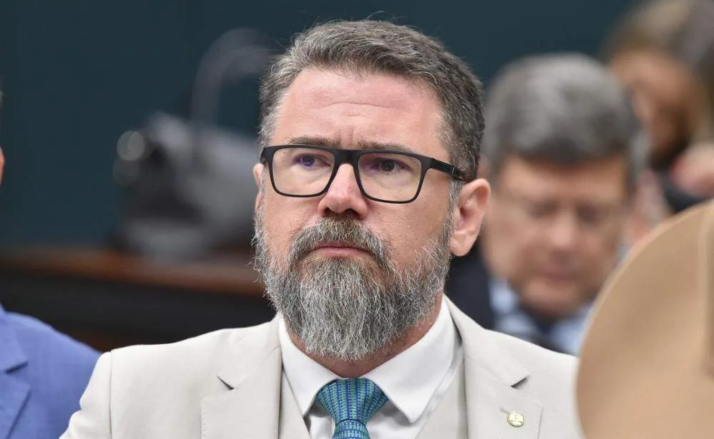 PF amplia investigação sobre filme de Bolsonaro e inclui emenda de Pollon
