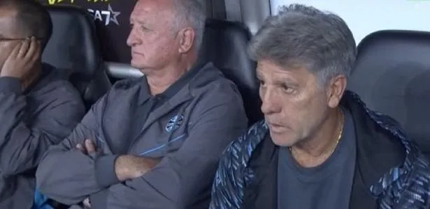 Renato Gaúcho 'faz companhia' a Felipão e assiste a jogo do Grêmio no banco