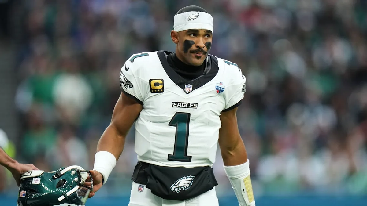Er fällt auf unbestimmte Zeit aus - NFL-Schock um Quarterback-Superstar!