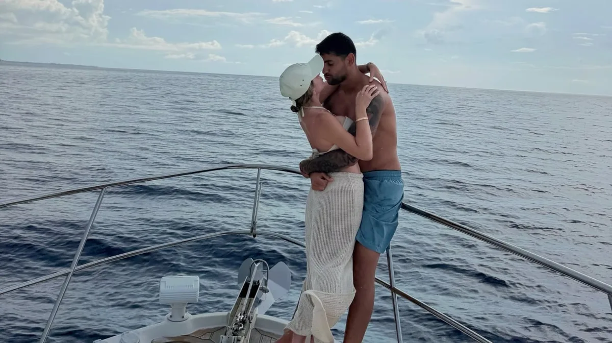 La publicación de la esposa del Cuti Romero que terminó con una inesperada declaración de amor: “Espalda con espalda”