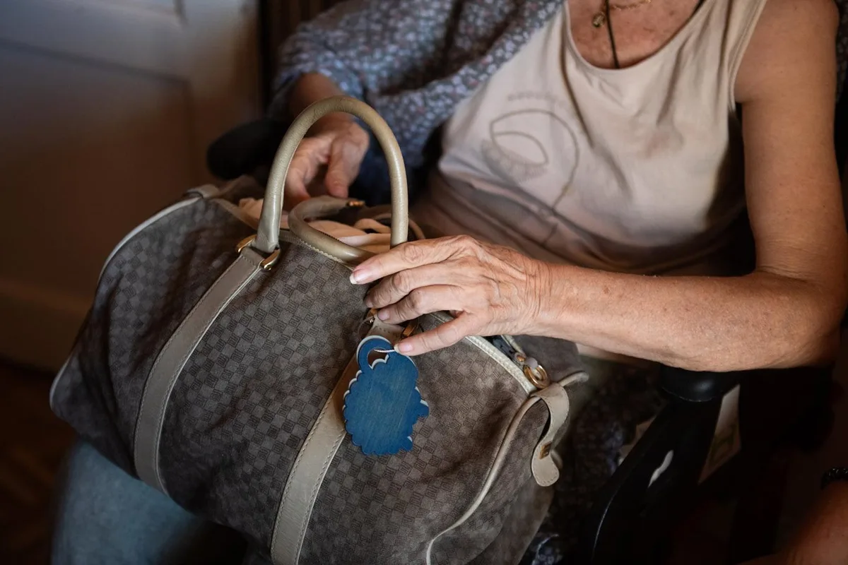 Almeida ofrece recurso habitacional a Maricarmen de inmediato porque administraciones "no pueden quitarse de en medio"
