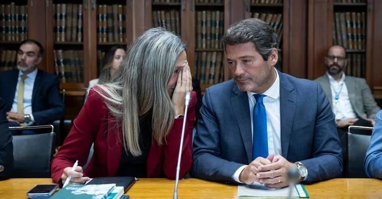 Chega cola-se ao PS nas intenções de voto