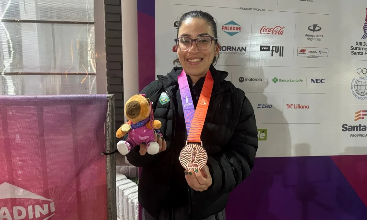 Nathasha Rosa supera dores lombares e conquista bronze no levantamento de peso