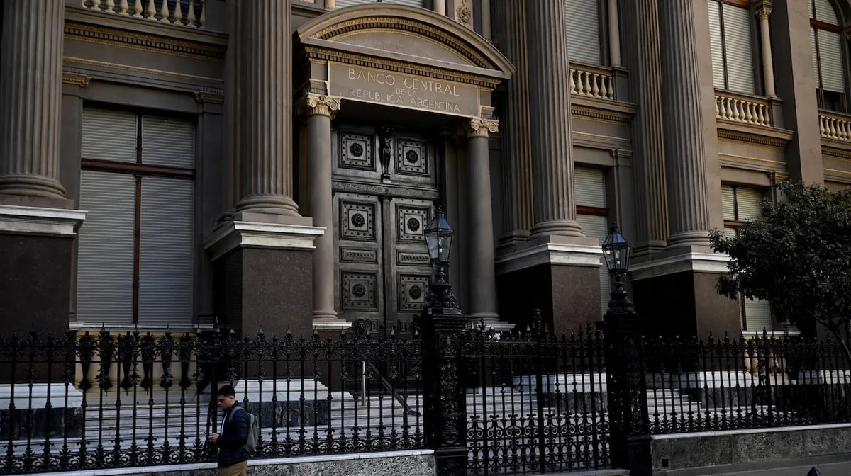 El Banco Central no logró acelerar la compra de dólares pese a la suba del tipo de cambio