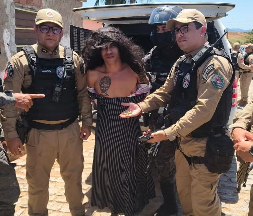 Brasil atrapó a criminal que confesó 80 asesinatos con un disfraz de mujer y un bebé en brazos