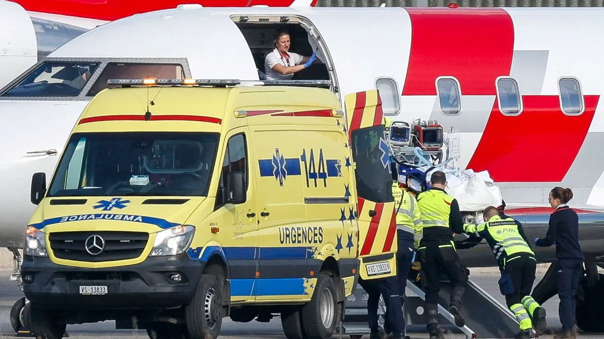 Mueren cinco turistas neerlandeses y 40 resultan heridos tras volcar un autobús en el este de Suiza