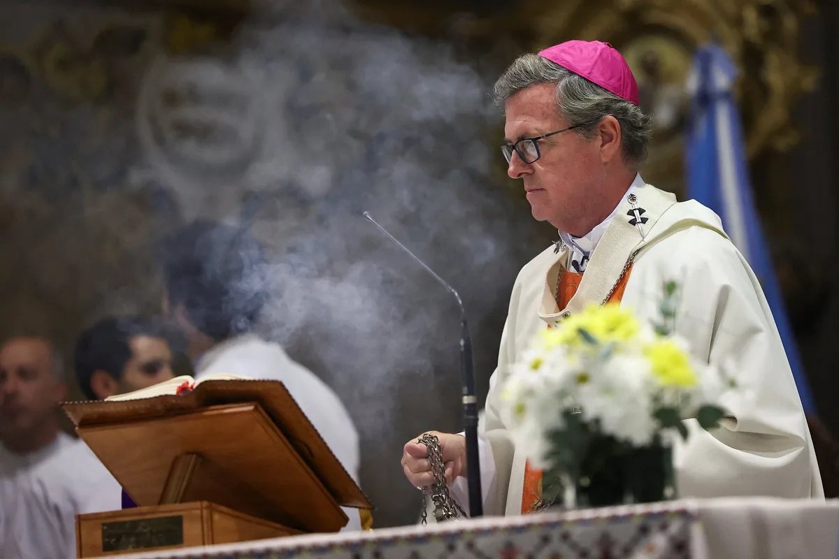 El Gobierno acumula malestar contra García Cuerva, pero diferencia la tensión del vínculo con la Iglesia
