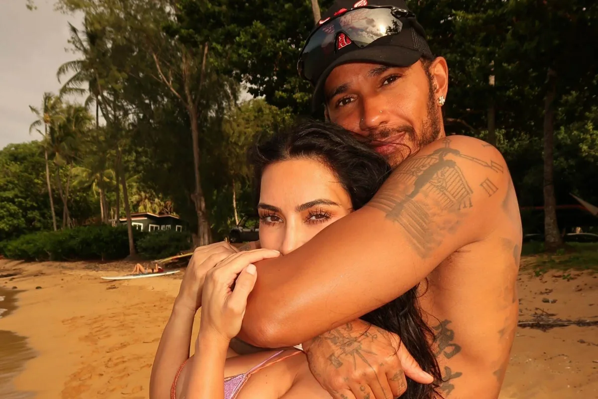 Lewis Hamilton e Kim Kardashian mostram momentos de intimidade na web