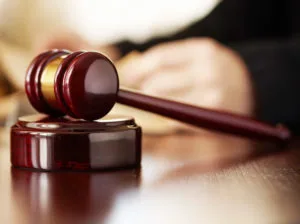 Solicitan a tribunal civil restituir protección legal a padre que perdió la memoria