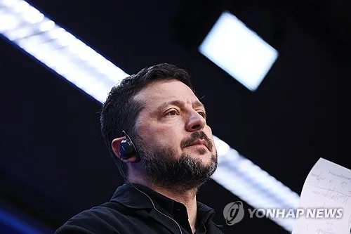 젤렌스키 "美 정보공유 재개에 감사…美 푸틴 편들면 역사적 실수"