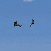 Militar fica ferido após queda de rapel em helicóptero durante demonstração